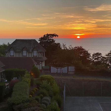 Ferienwohnung Appart Lumineux Avec Vue Sur Mer A 180 Degres Trouville-sur-Mer Exterior foto