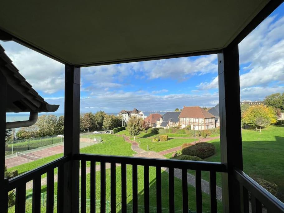 Ferienwohnung Appart Lumineux Avec Vue Sur Mer A 180 Degres Trouville-sur-Mer Exterior foto