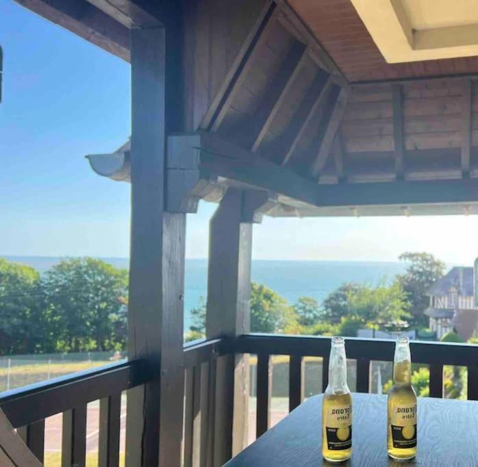 Ferienwohnung Appart Lumineux Avec Vue Sur Mer A 180 Degres Trouville-sur-Mer Exterior foto