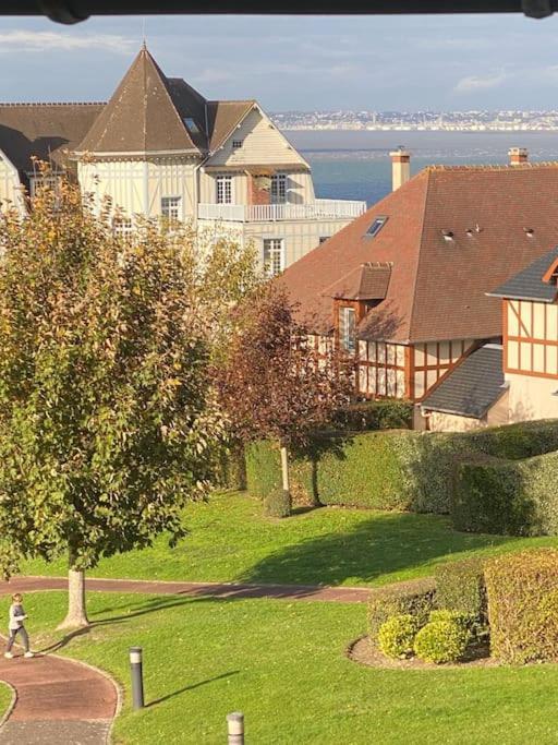 Ferienwohnung Appart Lumineux Avec Vue Sur Mer A 180 Degres Trouville-sur-Mer Exterior foto